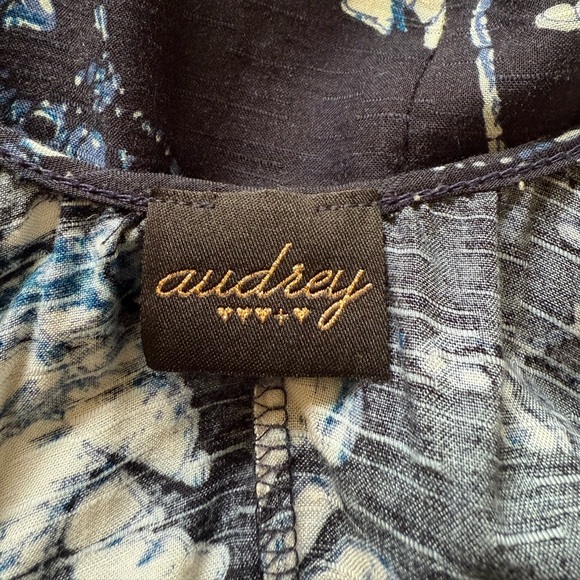 Audrey 3+1 Blue and White Print Tank in Size Large - Picture 7 of 8